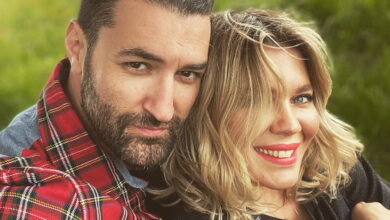 Smiley și Gina Pistol, zâmbind fericiți